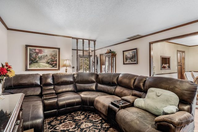 15307 Woodcliffe Trl, Fort Wayne, IN 46845