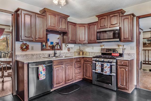 15307 Woodcliffe Trl, Fort Wayne, IN 46845