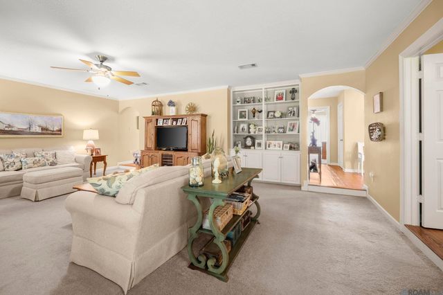 15503 Chaumont Ave, Greenwell Springs, LA 70739