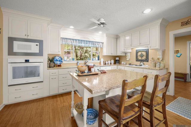 15503 Chaumont Ave, Greenwell Springs, LA 70739