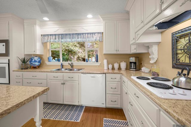 15503 Chaumont Ave, Greenwell Springs, LA 70739