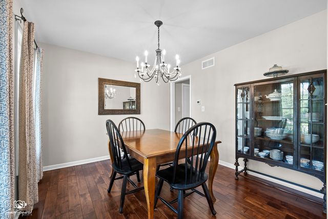 1803 Chestnut Hill Road, Plainfield, IL 60586