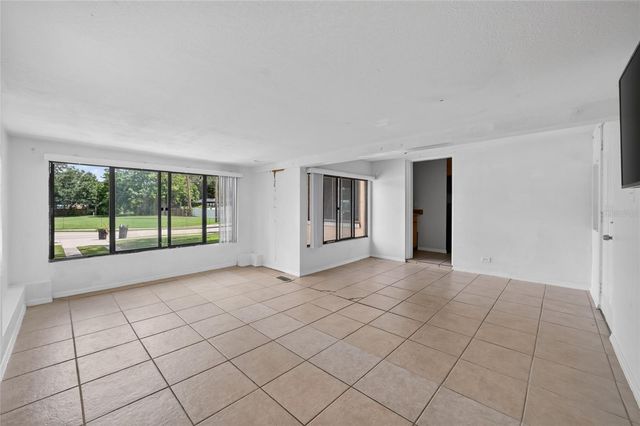 2402 S SUMMERLIN AVENUE, Sanford, FL 32771