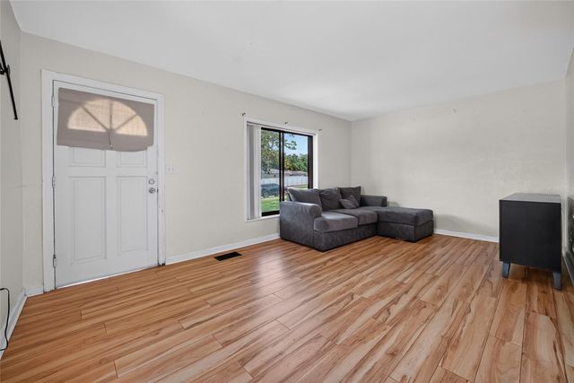 2402 S SUMMERLIN AVENUE, Sanford, FL 32771