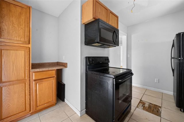 2402 S SUMMERLIN AVENUE, Sanford, FL 32771