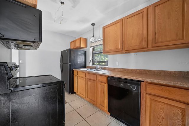2402 S SUMMERLIN AVENUE, Sanford, FL 32771