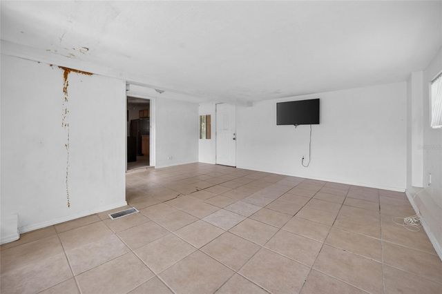 2402 S SUMMERLIN AVENUE, Sanford, FL 32771
