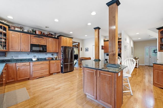 10 Bartelli Road, Lakeville, MA 02347