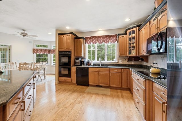10 Bartelli Road, Lakeville, MA 02347