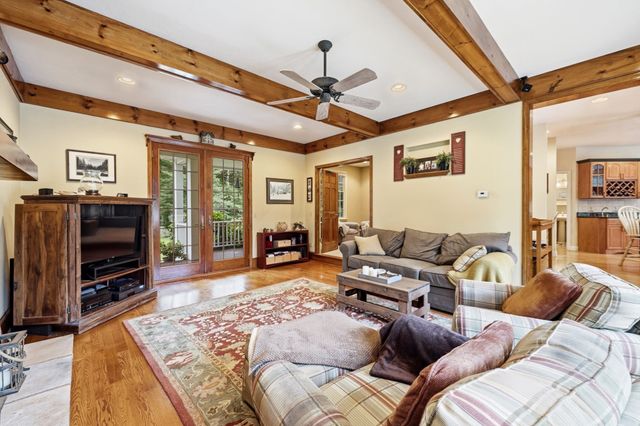 10 Bartelli Road, Lakeville, MA 02347