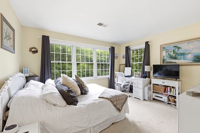 10 Bartelli Road, Lakeville, MA 02347