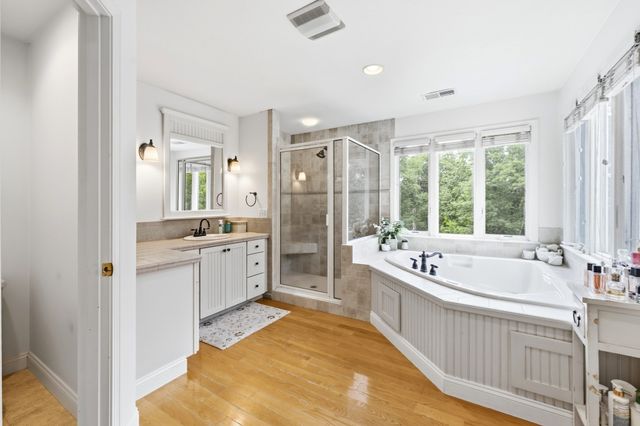 10 Bartelli Road, Lakeville, MA 02347