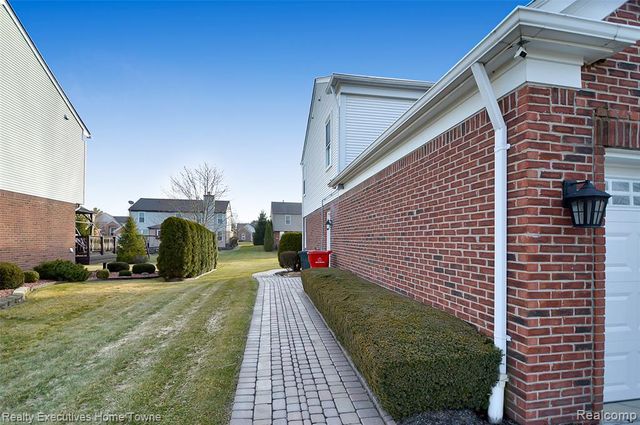 17796 Crystal River Drive, Macomb, MI 48042