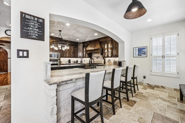 221 N Lucas Drive, Grapevine, TX 76051
