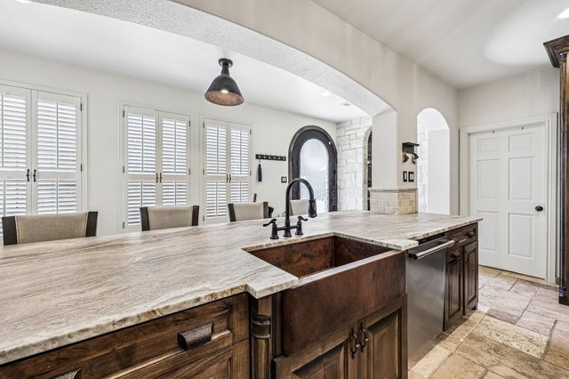 221 N Lucas Drive, Grapevine, TX 76051