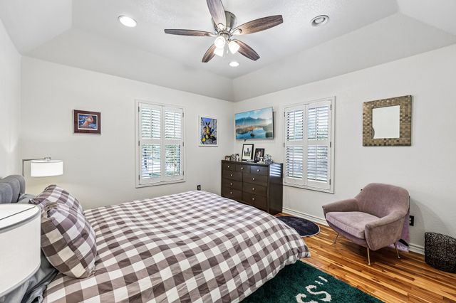 221 N Lucas Drive, Grapevine, TX 76051