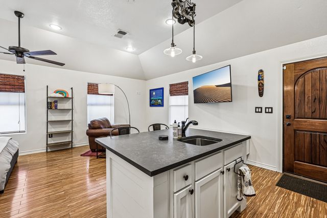 221 N Lucas Drive, Grapevine, TX 76051