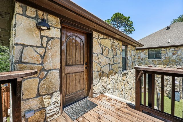 221 N Lucas Drive, Grapevine, TX 76051