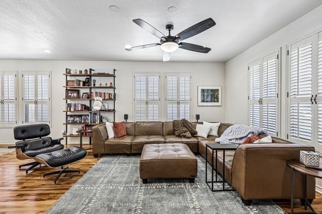 221 N Lucas Drive, Grapevine, TX 76051