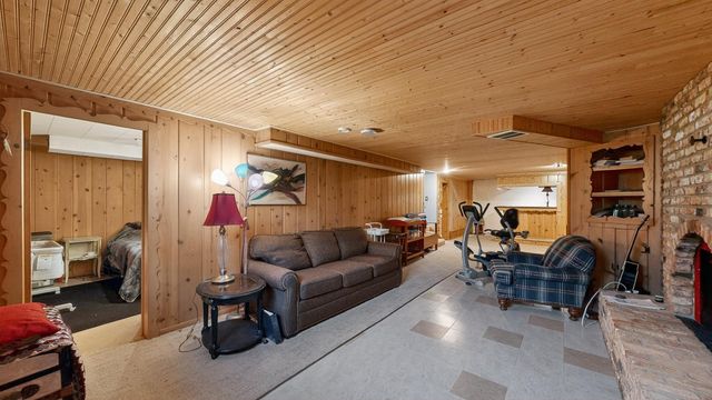 1447 13TH Avenue NW, Rochester, MN 55901