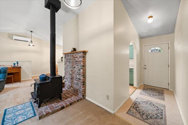 5582 Sierra Springs Dr, Pollock Pines, CA 95726
