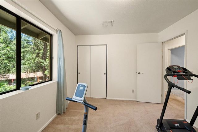 5582 Sierra Springs Dr, Pollock Pines, CA 95726