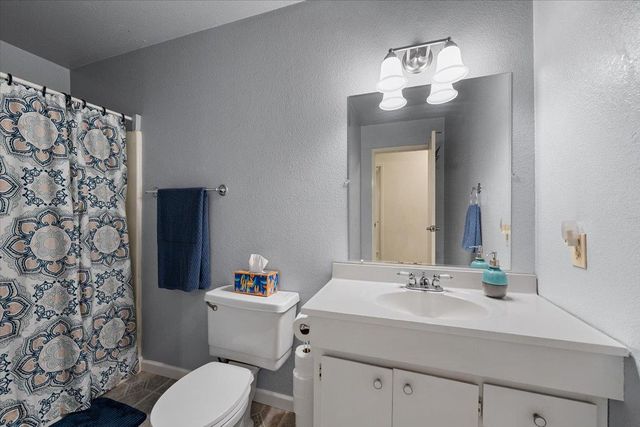 5582 Sierra Springs Dr, Pollock Pines, CA 95726