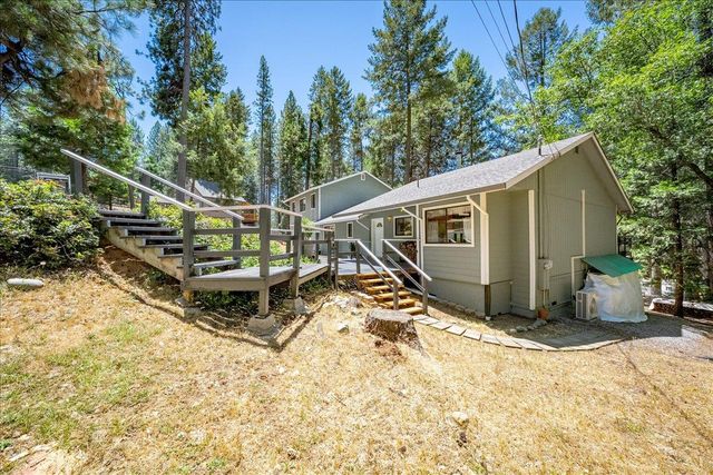 5582 Sierra Springs Dr, Pollock Pines, CA 95726