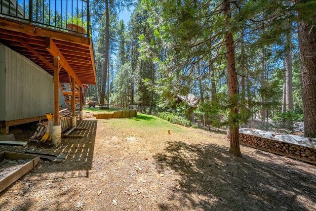 5582 Sierra Springs Dr, Pollock Pines, CA 95726