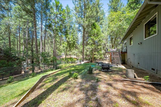 5582 Sierra Springs Dr, Pollock Pines, CA 95726