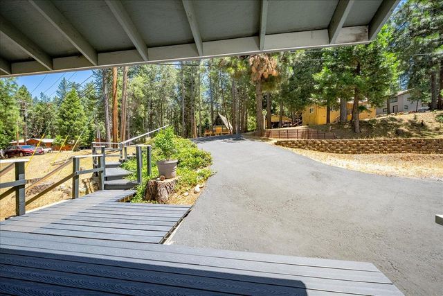 5582 Sierra Springs Dr, Pollock Pines, CA 95726