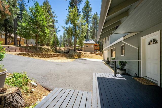 5582 Sierra Springs Dr, Pollock Pines, CA 95726