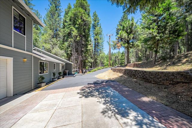 5582 Sierra Springs Dr, Pollock Pines, CA 95726