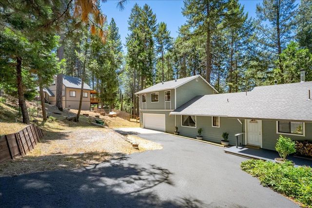 5582 Sierra Springs Dr, Pollock Pines, CA 95726