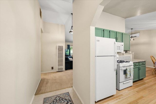 5582 Sierra Springs Dr, Pollock Pines, CA 95726