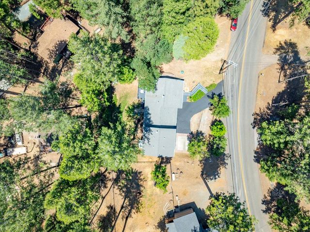 5582 Sierra Springs Dr, Pollock Pines, CA 95726
