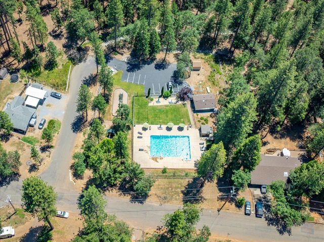 5582 Sierra Springs Dr, Pollock Pines, CA 95726