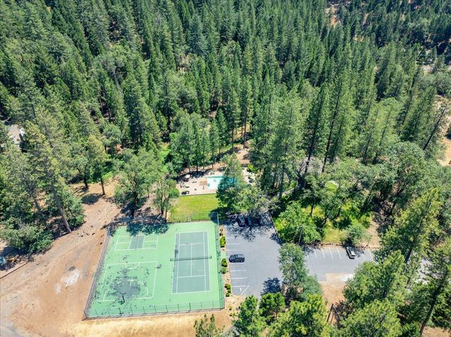 5582 Sierra Springs Dr, Pollock Pines, CA 95726
