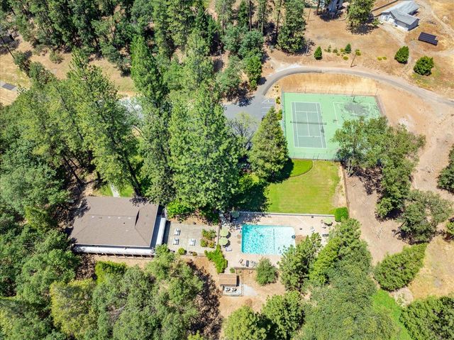 5582 Sierra Springs Dr, Pollock Pines, CA 95726