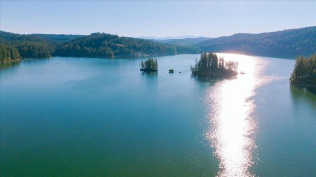 5582 Sierra Springs Dr, Pollock Pines, CA 95726