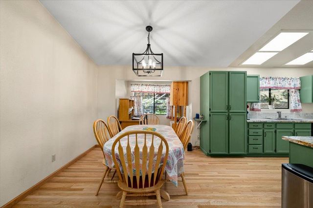 5582 Sierra Springs Dr, Pollock Pines, CA 95726