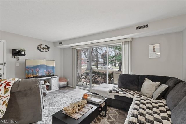 16495 Heather Lane F103, Middleburg Heights, OH 44130