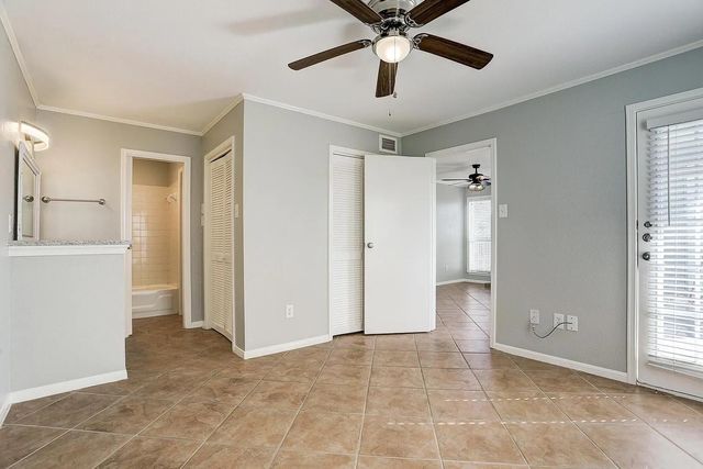 18617 Egret Bay Boulevard 1001, Webster, TX 77058