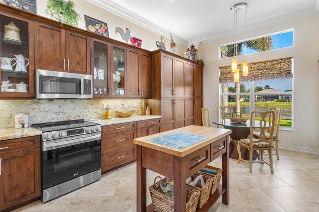 9632 Dovetree Isle Drive, Boynton Beach, FL 33473