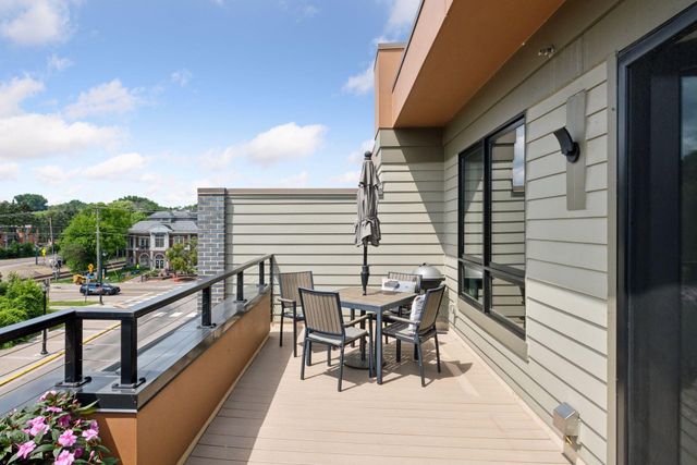 222 Ferndale Road S 303, Wayzata, MN 55391