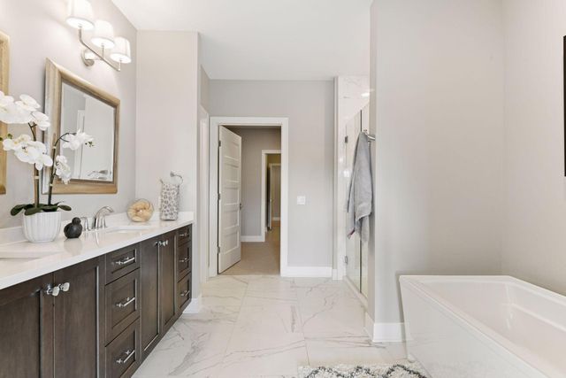 222 Ferndale Road S 303, Wayzata, MN 55391