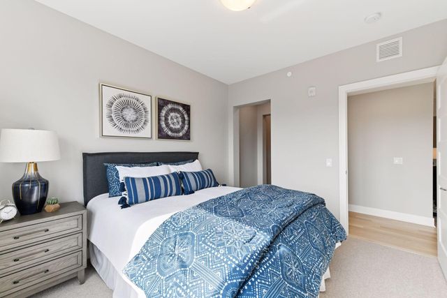 222 Ferndale Road S 303, Wayzata, MN 55391