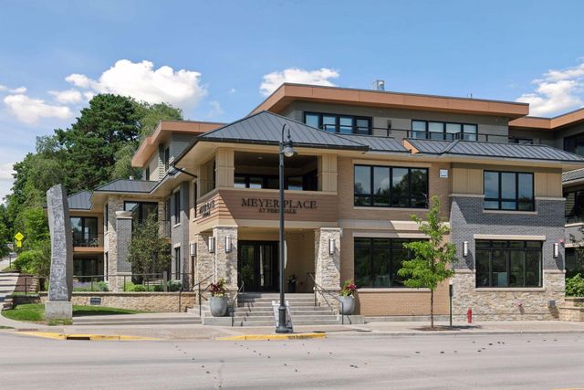 222 Ferndale Road S 303, Wayzata, MN 55391