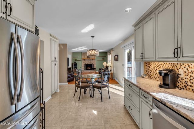 15 Walnut Court, Matawan, NJ 07747