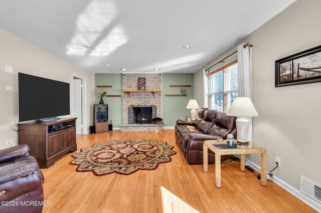 15 Walnut Court, Matawan, NJ 07747